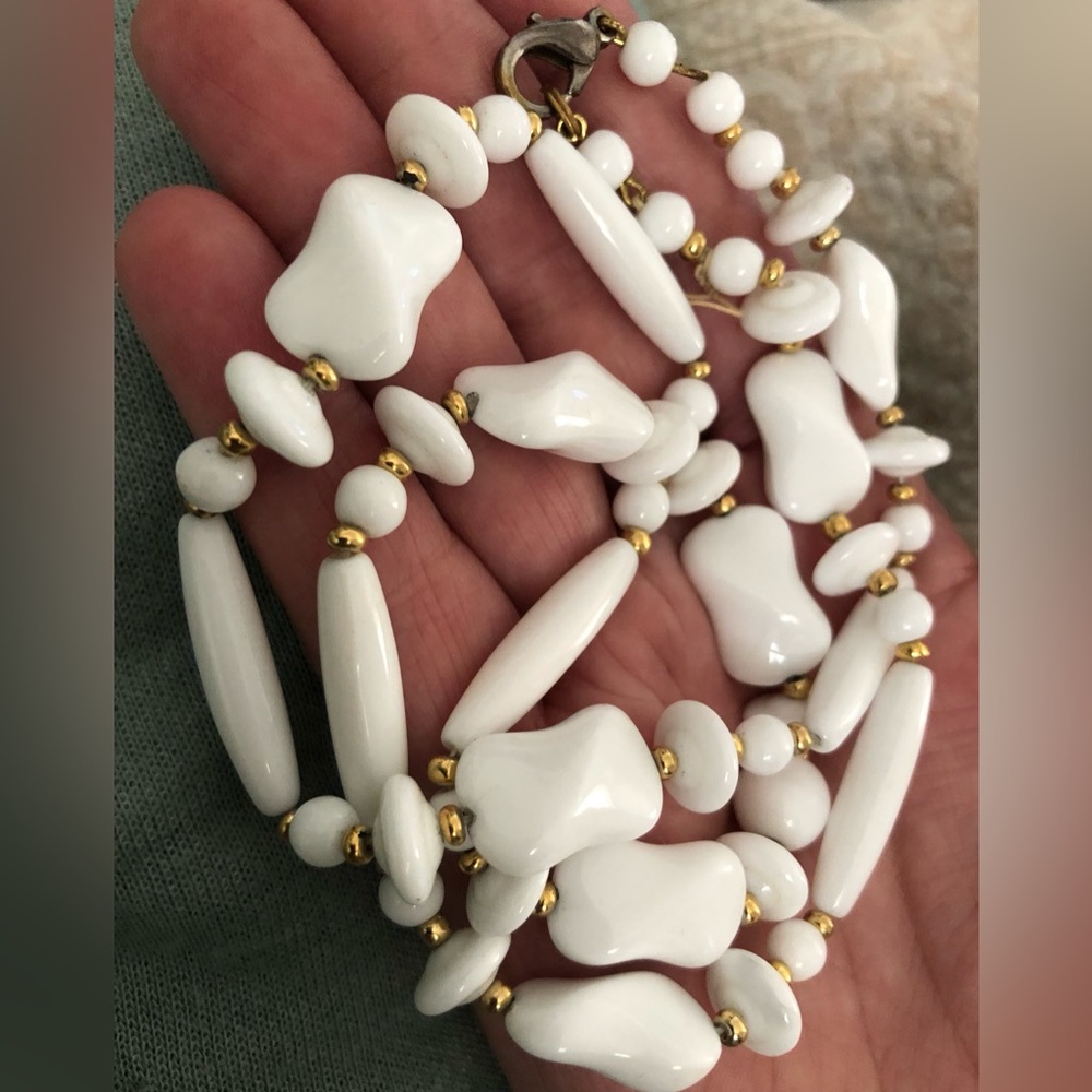 Rare Milk Glass Art Deco Necklace vintage-Antique stunning jewellery collector - Picture 6 of 12